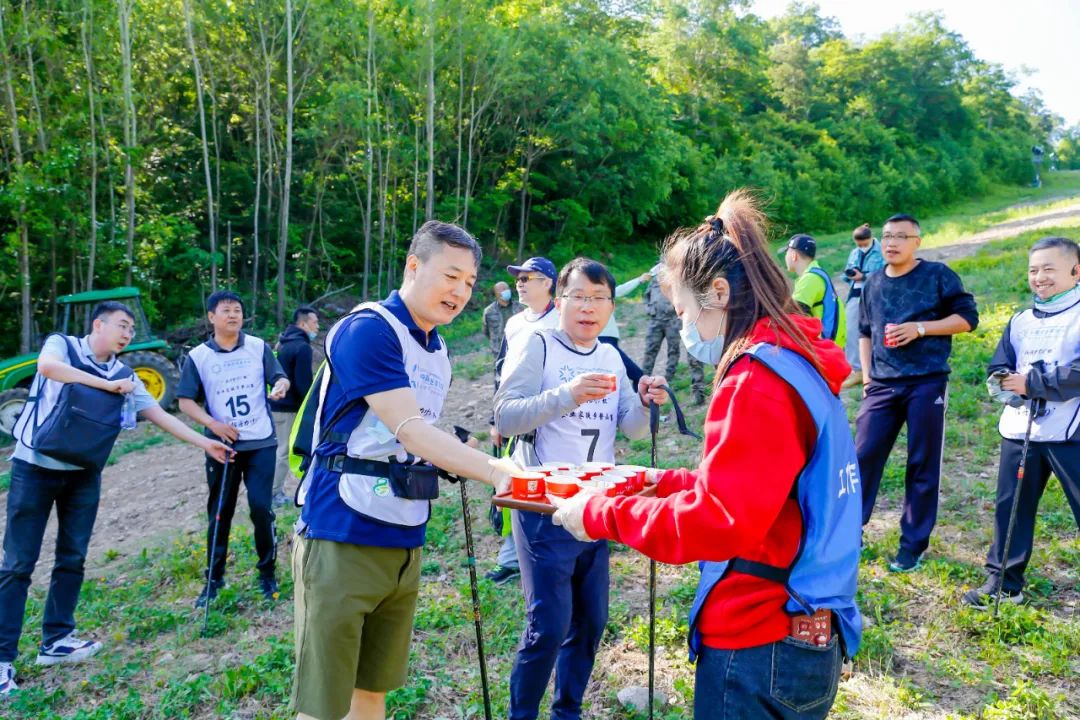 “勇往直前,健康相伴”,佐丹力159“亚布力第二届企业家徒步登山赛”圆满成功!